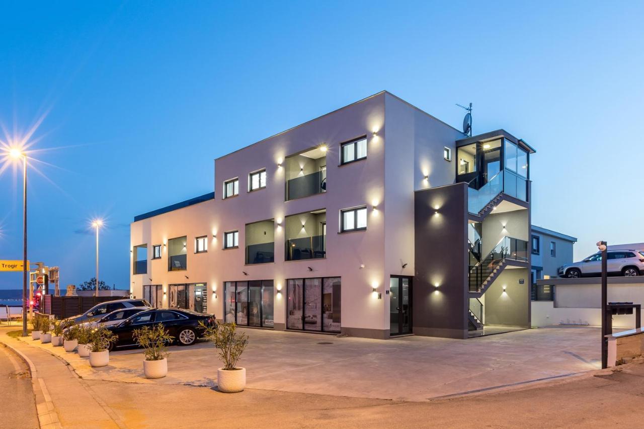 Apartments With A Parking Space Kastel Luksic, Kastela - 20265 Exterior foto